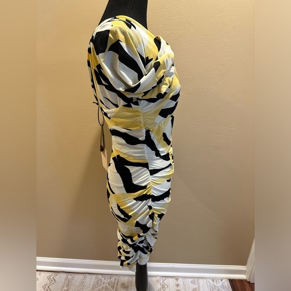 NWT ROBERTO CAVALLI GATHERED YELLOW BLACK AND WHITE PRINT V NECK MINI DRESS - Picture 2 of 3